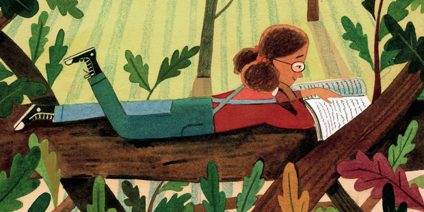 La bambina che ascoltava gli alberi